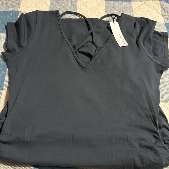 NWT Michael Stars  V neck, criss-cross strap detail at the back. - Picture 9 of 13